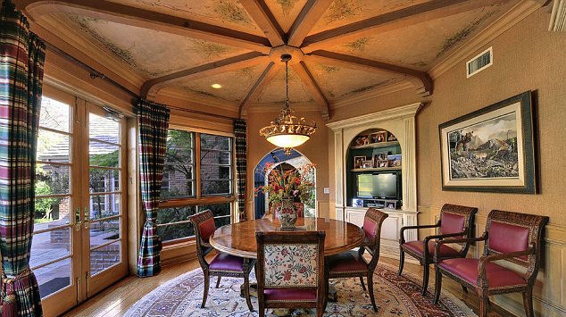 別墅裝修設(shè)計(jì)星布蘭妮上億豪宅