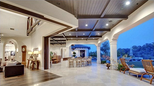 別墅裝修設(shè)計(jì)星布蘭妮上億豪宅